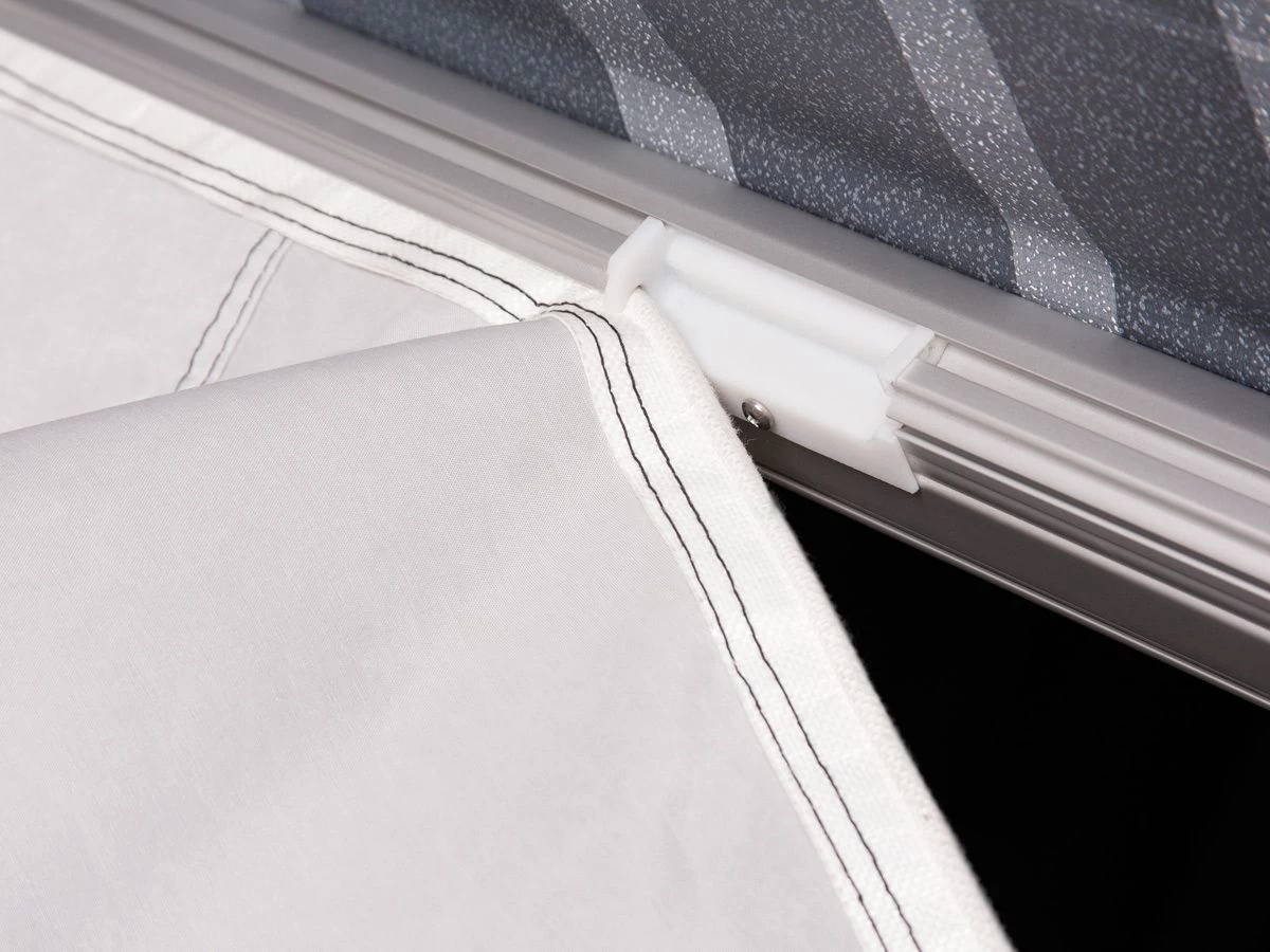 Thule Panorama luifeltent 8000 550 M Thule Panorama Luifeltent 8000 550 M -Wildernis Kampeer Winkel 341053 341053 images other thule panorama 05 ecommerce 16