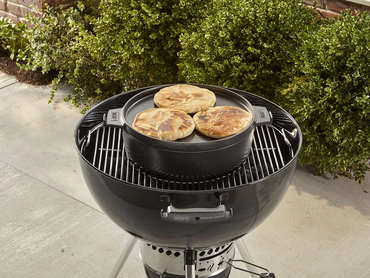Weber GBS 2 in 1 Dutch Oven braadpan Weber GBS 2 In 1 Dutch Oven Braadpan -Wildernis Kampeer Winkel 576223 576223 images other weber gbs 2 in 1 dutch oven braadpan 4 ecommerce