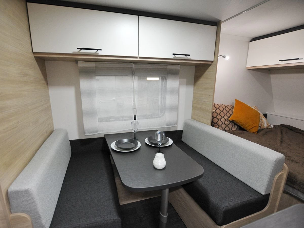 Caravelair Alba 466 Family caravan Caravelair Alba 466 Family Caravan -Wildernis Kampeer Winkel caravelair alba 466 2022 7 zitgroep ecommerce 0662