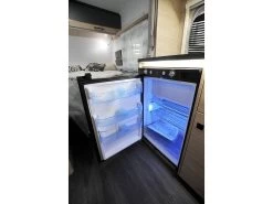 Caravelair Alba Style 472 Caravan 9 Caravelair Alba Style 472 Caravan -Wildernis Kampeer Winkel caravelair alba style 2022 8 koelkast ecommerce 90e5 1