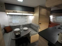 Caravelair Alba Style 430 Caravan 4 Caravelair Alba Style 430 Caravan -Wildernis Kampeer Winkel caravelair alba style 430 2022 3 binnenkomst ecommerce