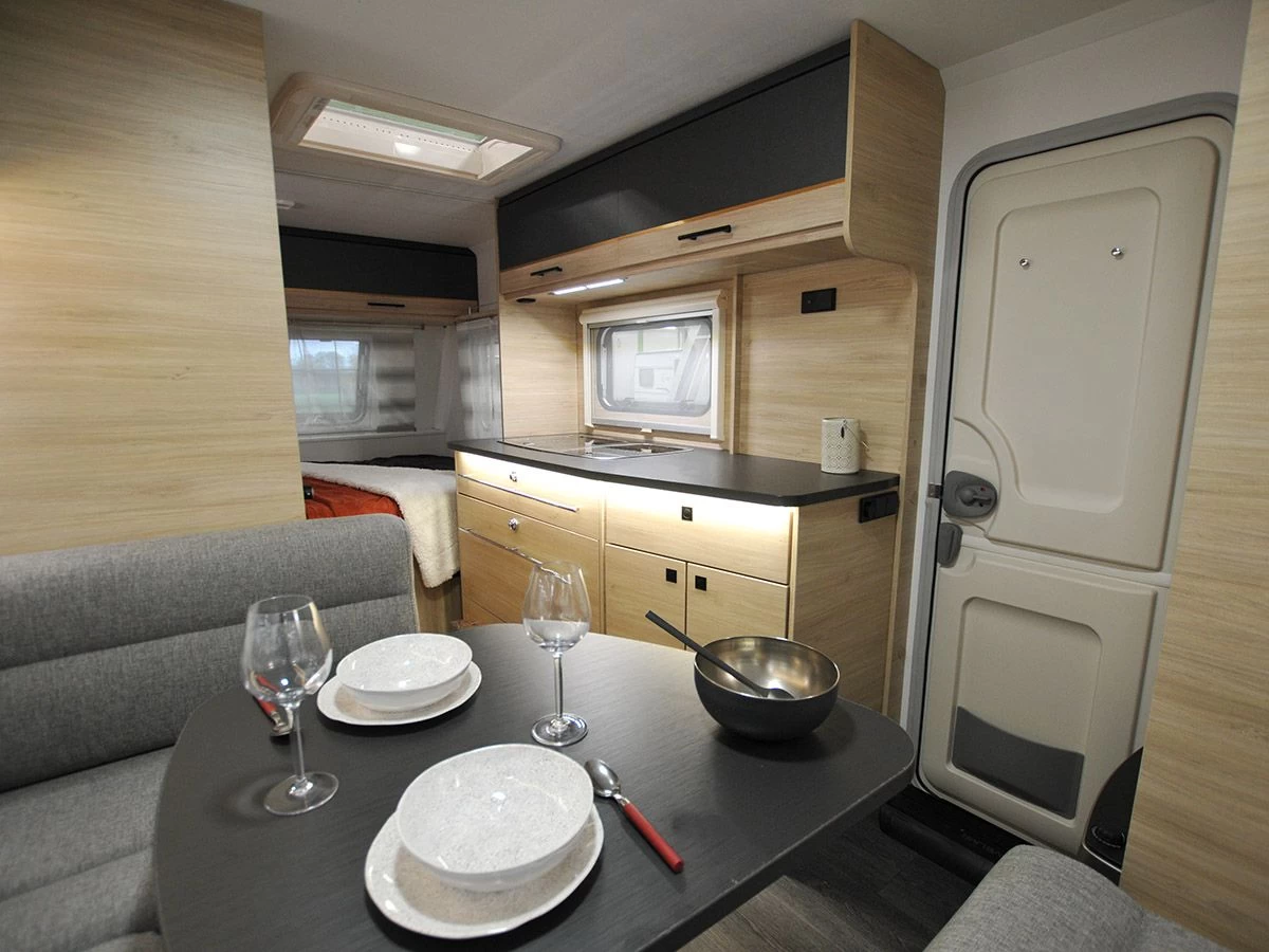 Caravelair Alba Style 430 caravan Caravelair Alba Style 430 Caravan -Wildernis Kampeer Winkel caravelair alba style 430 2022 5 richtingkeuken ecommerce