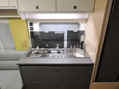 Fendt Apero 465 SFB Caravan 7 Fendt Apero 465 SFB Caravan -Wildernis Kampeer Winkel fendt apero 465 sfb 6 ecommerce 6840