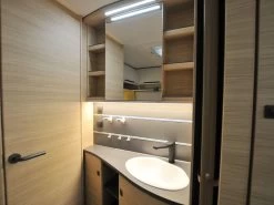 Fendt Apero 465 SFB Caravan 9 Fendt Apero 465 SFB Caravan -Wildernis Kampeer Winkel fendt apero 465 sfb 8 ecommerce 4ae6