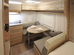 Fendt Bianco Activ 390 FHS Caravan 4 Fendt Bianco Activ 390 FHS Caravan -Wildernis Kampeer Winkel fendt bianco activ 390 2 ecommerce cb1a