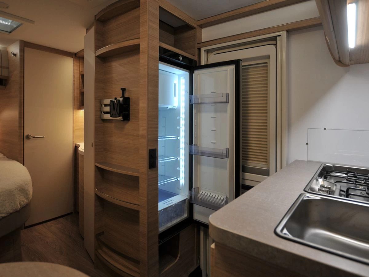 Fendt Bianco Activ 390 FHS caravan Fendt Bianco Activ 390 FHS Caravan -Wildernis Kampeer Winkel fendt bianco activ 390 6 ecommerce b3e2