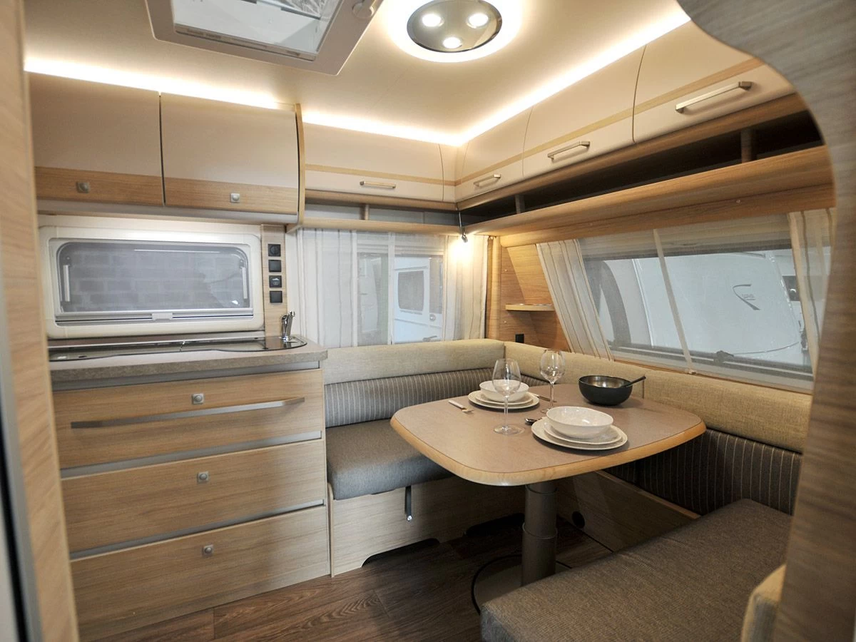 Fendt Bianco Activ 465 SFH caravan Fendt Bianco Activ 465 SFH Caravan -Wildernis Kampeer Winkel fendt bianco activ 465 sfh 2022 3 binnenkomst ecommerce 56fc