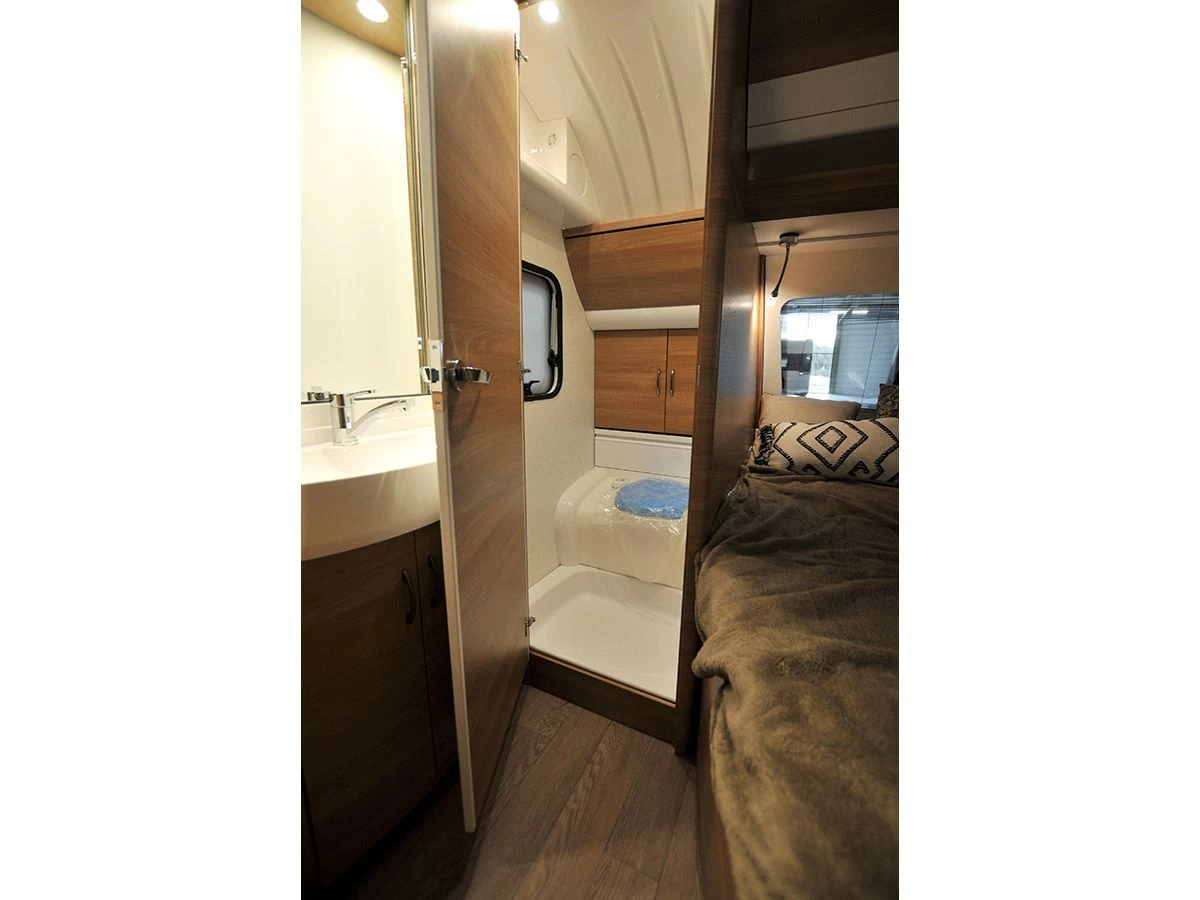 Hobby De Luxe 460 UFe caravan Hobby De Luxe 460 UFe Caravan -Wildernis Kampeer Winkel