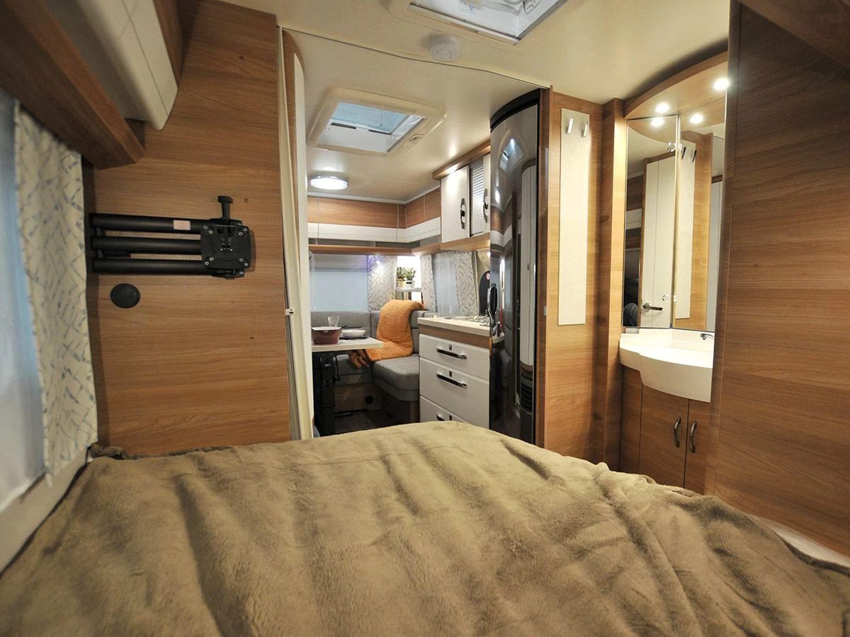 Hobby De Luxe 460 UFe caravan Hobby De Luxe 460 UFe Caravan -Wildernis Kampeer Winkel