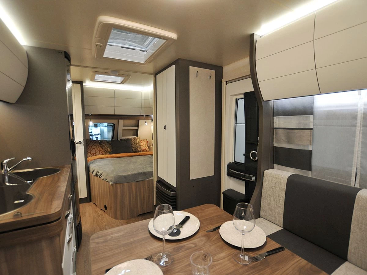 Hobby Excellent Edition 460 UFe caravan Hobby Excellent Edition 460 UFe Caravan -Wildernis Kampeer Winkel