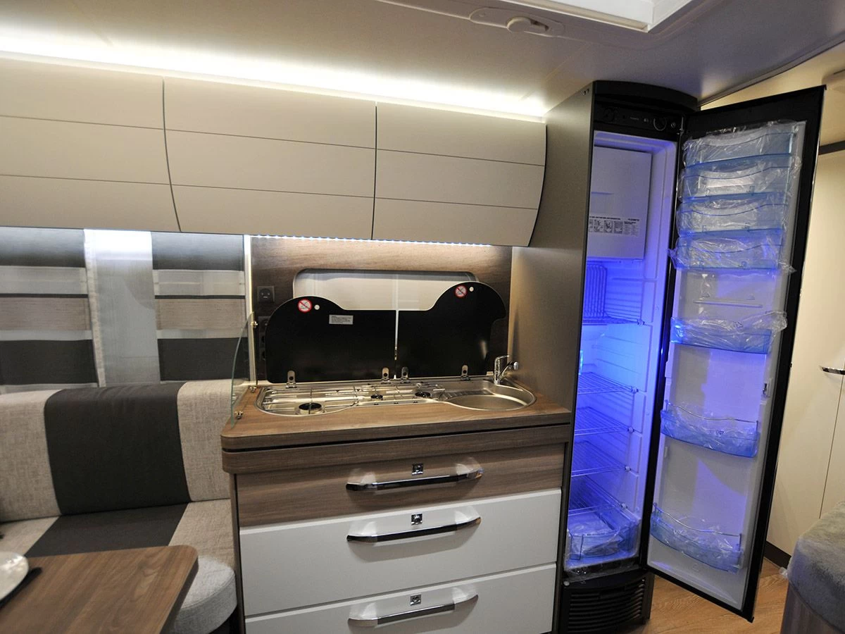 Hobby Excellent Edition 460 UFe caravan Hobby Excellent Edition 460 UFe Caravan -Wildernis Kampeer Winkel