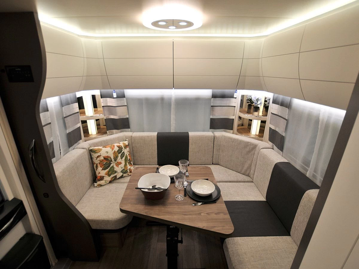 Hobby Excellent Edition 495 UL Caravan Hobby Excellent Edition 495 UL Caravan -Wildernis Kampeer Winkel