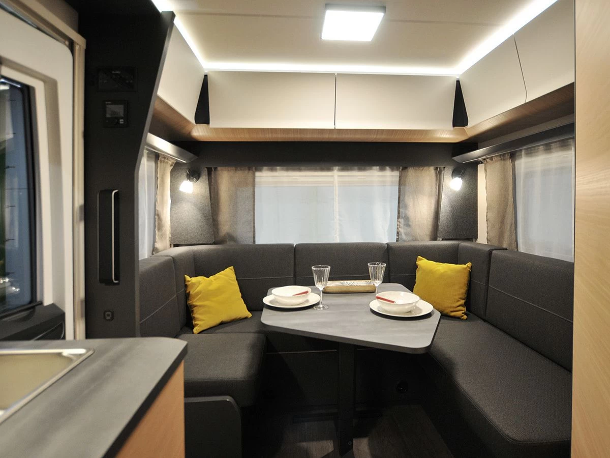 Hobby Maxia 495 UL caravan Hobby Maxia 495 UL Caravan -Wildernis Kampeer Winkel hobby maxia 495 ul 3 ecommerce